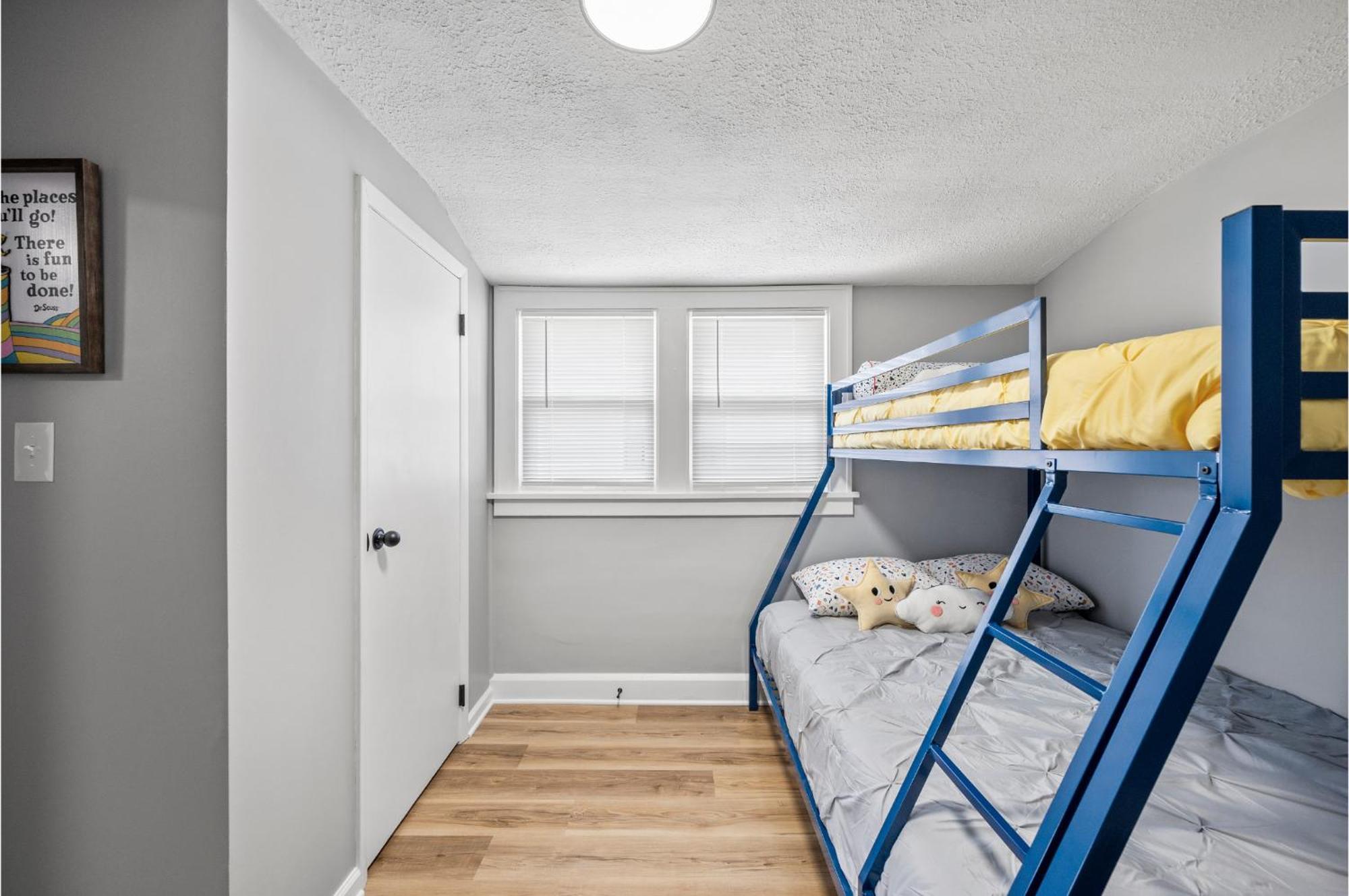Amazing Parma Home King Bed Full Office Room Buitenkant foto
